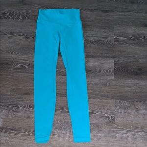 🍋🍋lululemon wunder under size 6